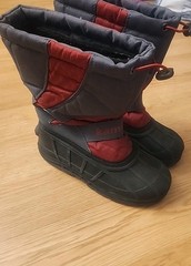 Kamik Kids Lined Snow Boots Gray/ Black/Maroon Size 4 Waterproof Removable Liner