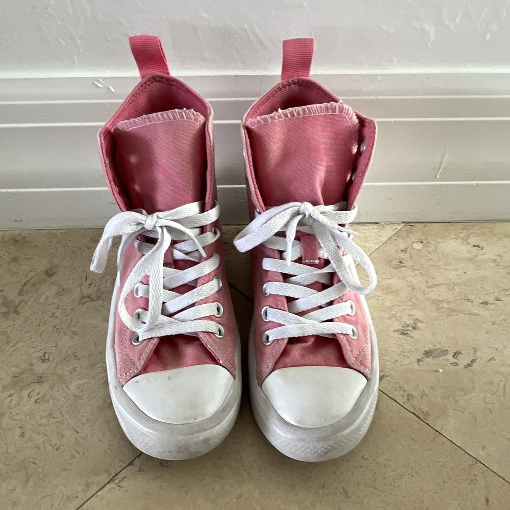 Converse Chuck Taylor All Star High Top Canvas Sneakers Pink Youth US 4 A12302C