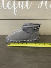 New Bearpaw Shalini Retro Shorty Youth Suede Ankle Boot Grey Gray SZ 13Y