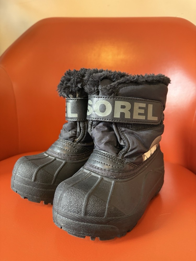Sorel Children’s Snow Commander boots Size 9