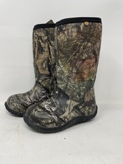 BOGS Boy’s Classic High Waterproof Insulated Rain Boot, Mossy Oak, 10 Toddler