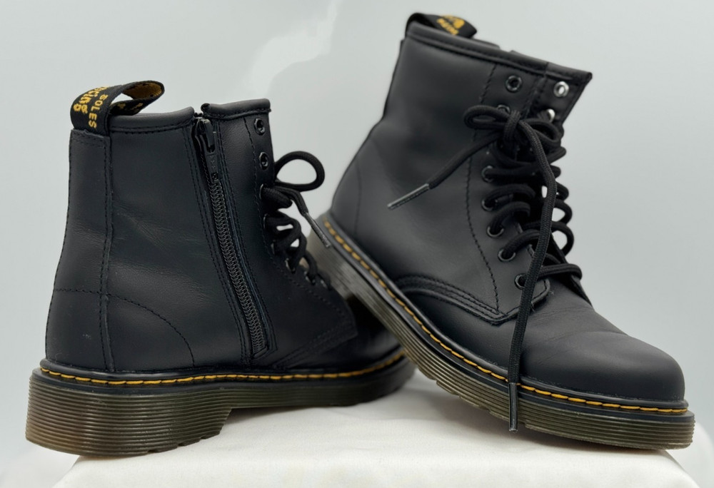 Dr. Martens 1460 J – Air Wave – Black – GREAT Condition – Size 2 Kids