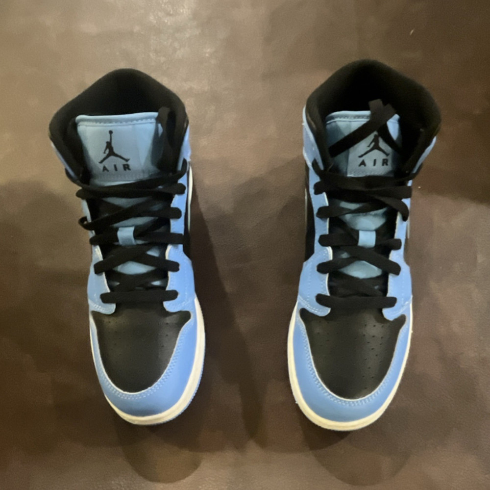 Jordan Air Jordan 1 Mid Blue/Black Leather Mid Top Sneaker Unisex Kids 7Y