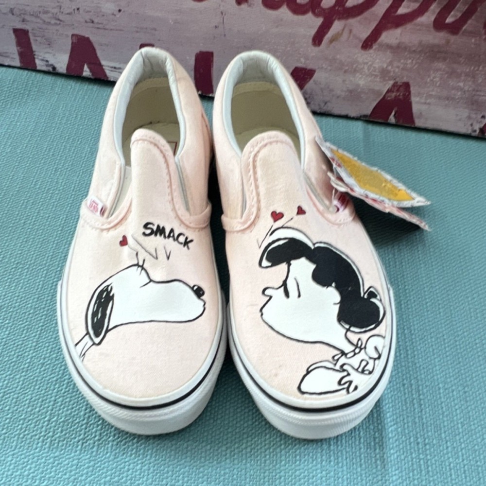 VANS Peanuts Snoopy Lucy Slip-On Unisex Kids Pink Canvas Shoes