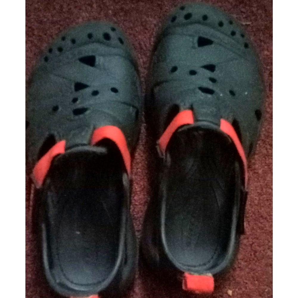 Sketchers KIds Rubber Water Shower Beach Shoes sz 8….shoes2