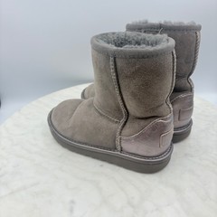 UGG Australia Grey Suede Sheepskin Lined Boots Youth Girls Size 12 Warm Comfort