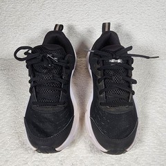 Under Armour Assert 10 Sneakers Running Size 4Y Black/White
