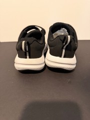 Under Armour Assert 10 Sneakers Running Size 1Y Youth Black/White