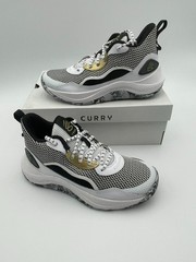 Under Armour GS Curry 3Z 24 Black White Gold Shoes Size 5 Youth Unisex NEW w/Box