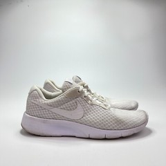 Nike Tanjun White Athletic Lifestyle Shoes Sneaker 818384-111 Youth Size 6