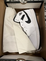 Jordan Air Jordan 1 Mid (GS) Leather Mid Top Sneaker White/Black US 6.5Y