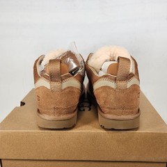 Size 6 Big Kids – UGG Lowmel – Chestnut