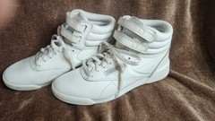 Reebok Youth Size 2 Classic White High Top Sneakers Hook & Loop Straps