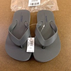 Old Navy Kids Shoe Size 10-11 Gray Classic Flip-Flop Sandals NWT