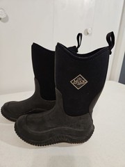 Muck Boot Black Waterproof Rubber Neoprene Boots Youth Size 1 Excellent Conditio