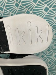 Ikiki Squeaky Shoe Sandal Orca Kids Size 6 On Off Squeaker AFO Compatible