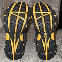 New Keen 1011908 Koven Gray Leather Drawstring Hiking Shoes Sandals 5 Boys Youth