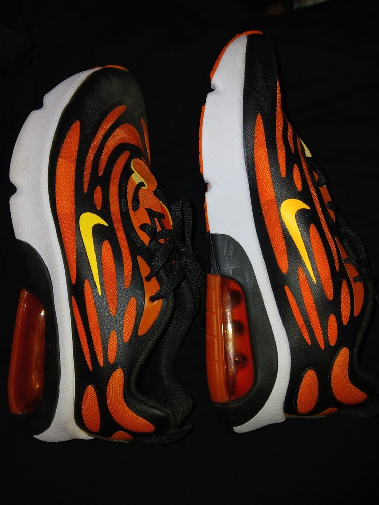 New Without Box Size 6Y (GS) – Nike Air Max Exosense Low Tiger Orange and Black