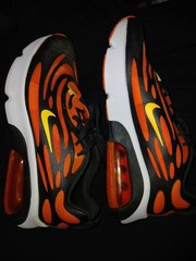New Without Box Size 6Y (GS) – Nike Air Max Exosense Low Tiger Orange and Black