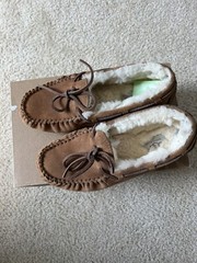 ugg kids dakota