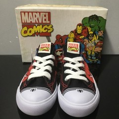 Marvel Comics Kids Canvas Sneakers Size 2Y Low Top Amazing Spider-Man