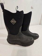 Muck Boot Black Waterproof Rubber Neoprene Boots Youth Size 1 Excellent Conditio
