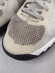 Nike Kyrie Flytrap Sneakers 5.5 Youth White Gray Athletic Shoes A17