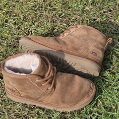 UGG Kids Neumel II Suede Boots Size 4 Camel Brown