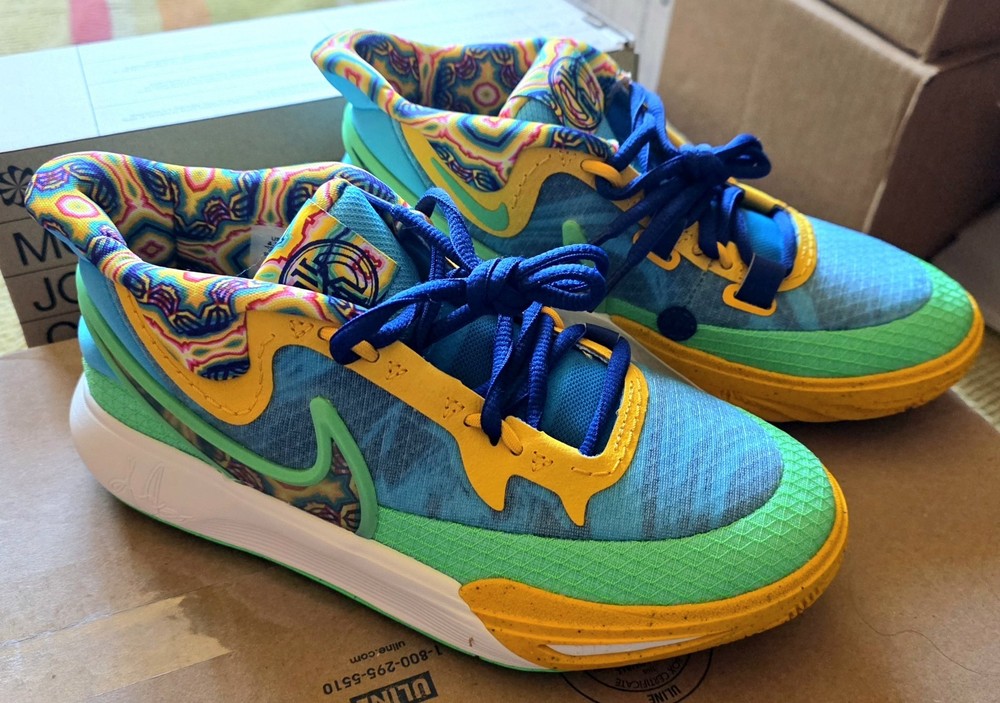 NIKE KYRIE 8 GO SE (GS) Baltic Blue/Multi-color Kids Size 4.5 Y 6 Women’s