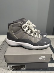 Air Jordan 11 Retro 2021 Mid Cool Grey GS Size 4Y
