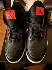 Jordan Max Aura 5 GS Kids Black/Red/White Sneakers US 5.5Y DZ4352-061