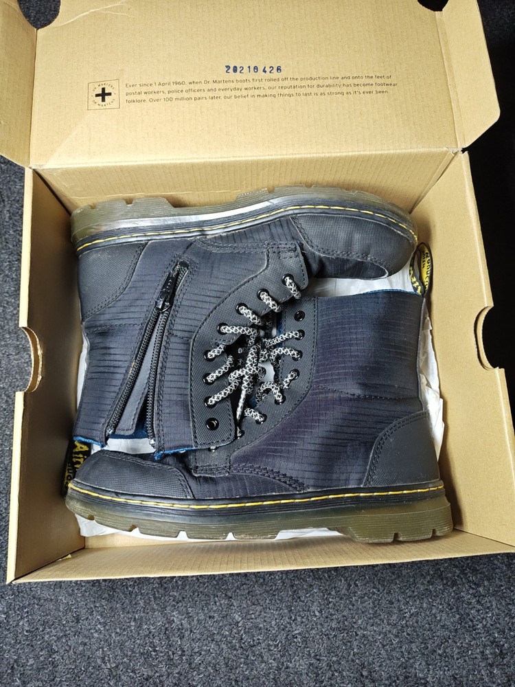 Dr Martens Dr Combs J AW004 Youth Kids Black Combat Boots Sz 4 Canvas Zip Shoes