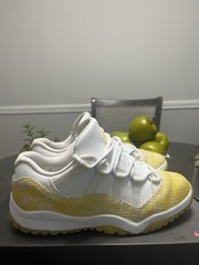 Air Jordan 11 Low Yellow Snake/White Size 3Y