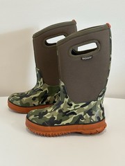 Bogs Boots Youth Size 13 Camo Classics Fall Winter Spring Snow Rain Boots