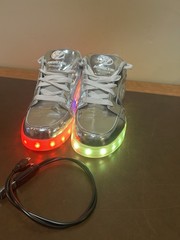 Heelys Premium 1 Low Chrome Skate Light Up Sneakers Youth Size 7. Women Size 8.