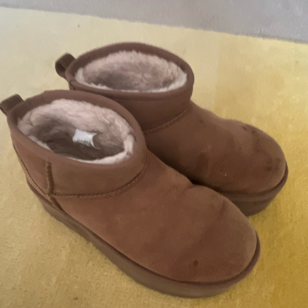 UGG Australia Classic Mini Brown Shearling Lined Bootie Ankle Boots Kids Sz 6