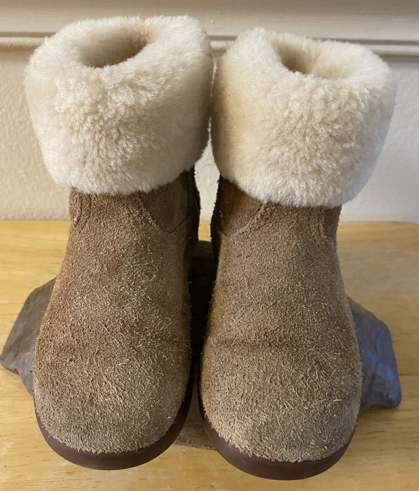 UGG Kids Shearing Cuff Boots Chestnut Brown Suede Sheepskin Lining Size 10