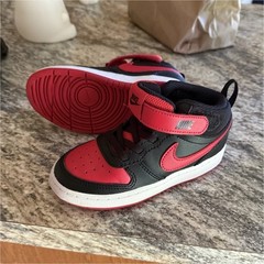 Nike Dunk Unisex Kids Mid Top Sneakers US 9 Black/Red/White Hook & Loop