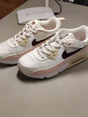 Nike Air Max 90 EasyOn in the Phantom, Echo Pink, Sail, and Dark Team Red.