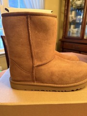 UGG KIDS CLASSIC II/SIZE 6/CHESTNUT/BRAND NEW!!