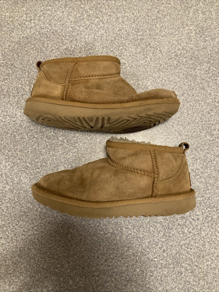 UGG Classic Ultra Mini Kids Size 1 Chestnut