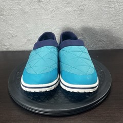LL Bean Kids Size 5 Ultralight PrimaLoft Blue Casual Slip On All Weather Shoes
