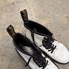 Dr Martens Kid’s Size 4 (Womens 5) 1460 J White Patent Leather Combat Boots,