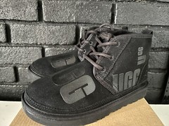 UGG Neumel II Scatter Graphic Unisex Kid, Size 3 – Black, NEW IN BOX & AUTHENTIC