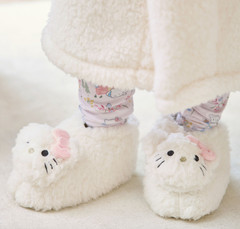 Pottery Barn Kids HELLO KITTY Slippers Size Large 13-2 New w/tags