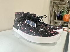 NEW Under Armour Kickit2 Paint Splatter Youth Size 6.5 Black Shoes 1301970-001