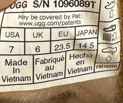 UGG Boots Junior 7 Keelan Shearling Beige Pull On Comfort Ankle Top SN 1096089T