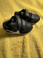 Nike MD Valiant Size 5C TD Armory Black/White classic ‘80s Suede (Preowned)