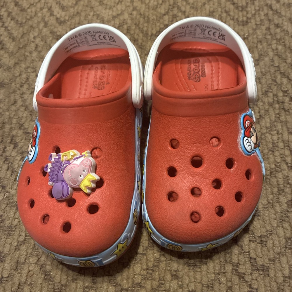 Crocs Super Mario Clogs Child Size C 7 Red Classic Nintendo Water Beach Shoes