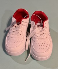 New Snoopy (Peanuts) Unisex sneakers, size 11 Kids, Featuring Snoopy Artwork